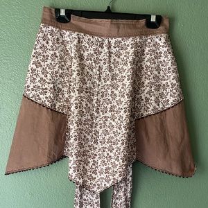 Vintage style apron